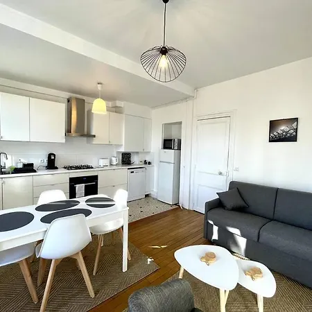 - Chez Sebastien * Fontainebleau