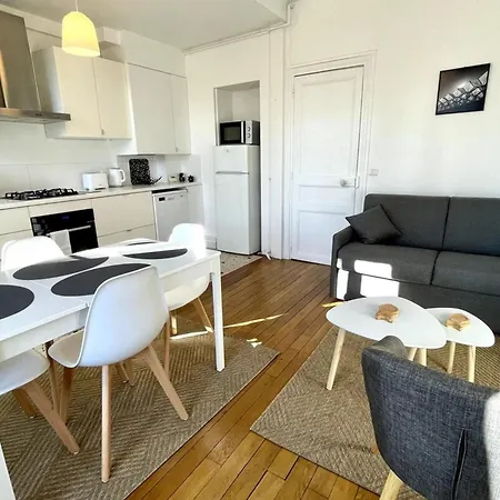 - Chez Sebastien * Фонтенбло