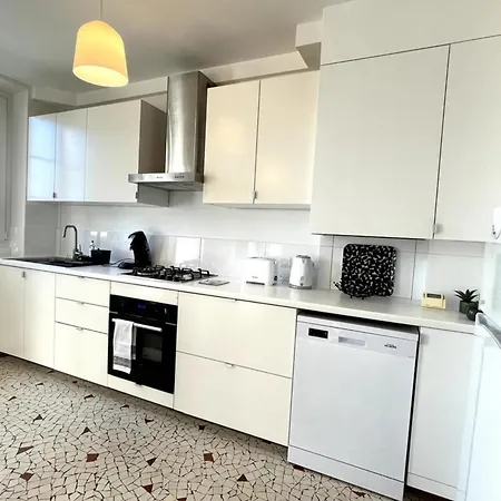 - Chez Sebastien Апартаменты *